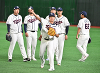 [포토]수비 훈련하는 유영찬