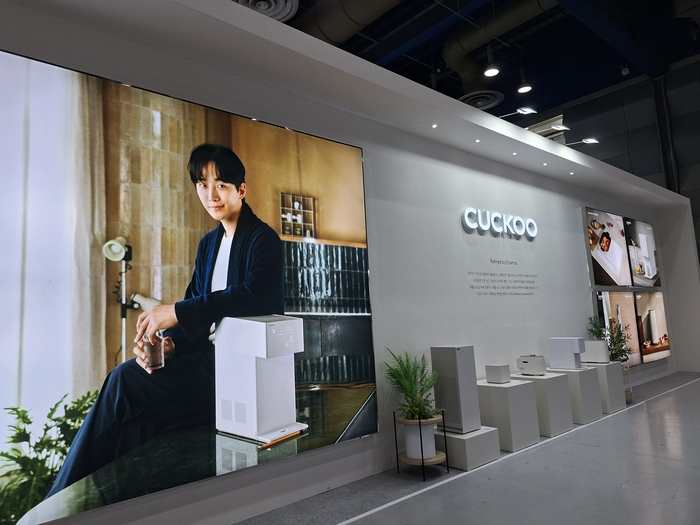 “얼굴 펴지고, 허리 펴지고”…쿠쿠·코웨이, ‘가전’ 떼고 ‘라이프’ 입었다 [SS현장]