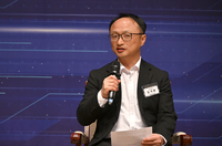 [포토] 답변하는 김석환 현대로템 센터장