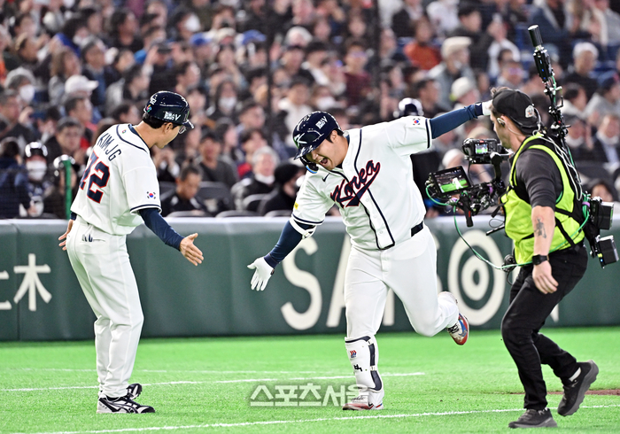 [포토]체코전 만루홈런 문보경, 마이애미 가자!