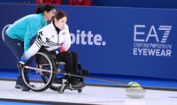 휠체어컬링 믹스더블 백혜진-이용석, 영국 14-3 완파…예선 1패 후 ‘첫 승’ 신고 [2026 밀라노]