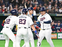 [포토]문보경, 첫 타석부터 만루홈런!