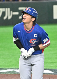 [포토]투구에 맞은 대만의 천제셴