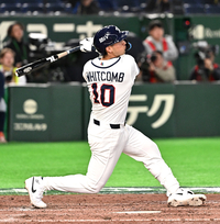 [포토]연타석 홈런 넘기는 셰이 위트컴