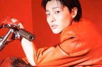 ‘13년의 거대한 빌드업’ 우즈, 17곡이 증명한 올라운더의 무게 [SS뮤직]