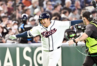 [포토]문보경의 만루홈런으로 앞서 나가는 야구대표팀