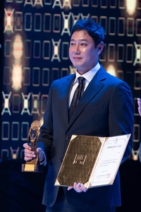 ‘미스터트롯3’ 유병재 대표, 대한민국 연예예술상 예총 회장상 수상