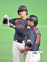 [포토]오타니, 3타석 만에 2루타-홈런-안타