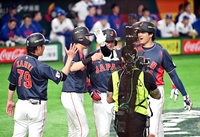 [포토]만루 홈런 하이파이브 나누는 오타니