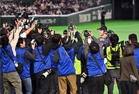 [포토]취재진에 둘러싸인 오타니