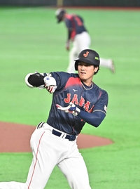 [포토]오타니, 2루타에 이어 만루 홈런