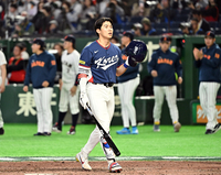 [포토]만루 기회 삼진으로 물러나는 김혜성