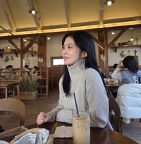 장나라, 44세 맞아? ‘엄마 렌즈’에 담긴 방무제 미모…화장기 없어도 눈부셔 [★SNS]