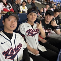 “한일전? 오늘만큼은 제발 이기자!” 도쿄돔 달군 한국팬들→수원서 온 청년들의 간절한 ‘외침’ [SS도쿄in]