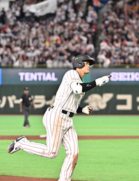 [포토]한일전 동점 홈런 넘긴 오타니