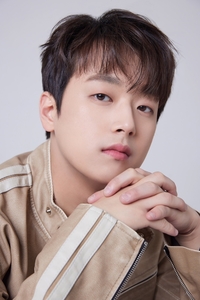 이찬원, “전 서른살 백수입니다” 장성규는 “이찬원 사랑스럽네”[★SNS]