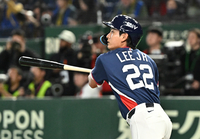 [포토]이정후, 이번엔 2루타