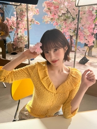 레드벨벳 조이, 벚꽃보다 화사한 꽃미모