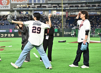 [포토]시구 연습하는 NCT 쟈니