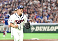 [포토]9회초 무실점으로 막아낸 고우석