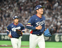 [포토]무실점으로 1이닝 막아낸 손주영