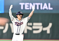[포토]김도영, 동점 2루타의 기쁨을!
