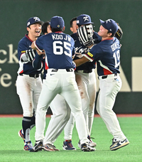 [포토]눈물 훔치는 이정후