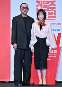 [포토] 포즈 취하는 하정우-임수정