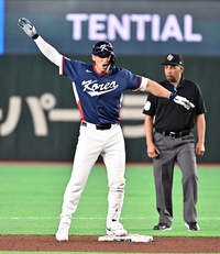 [포토]셰이 위트컴, 대타 2루타