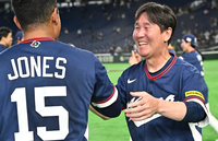 [포토]8강 진출에 기뻐하는 류지현 감독