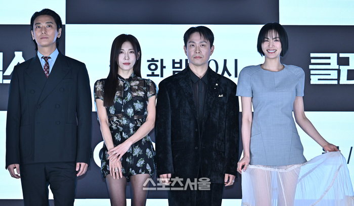 [포토] 포즈 취하는 ‘클라이맥스’ 배우들