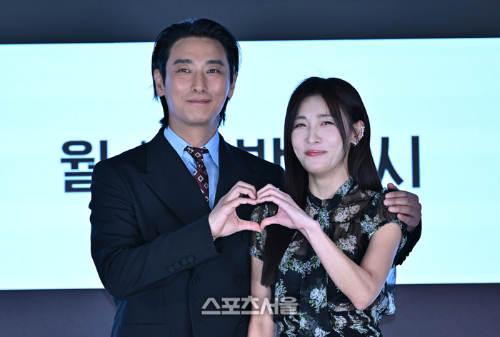 [포토] 주지훈-하지원 ‘다정하게 하트 포즈’