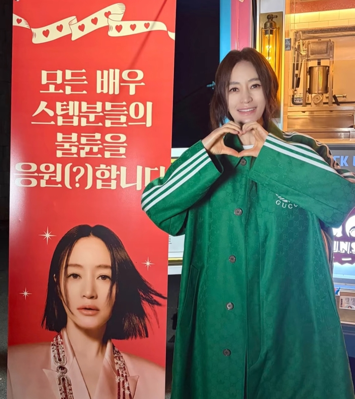 ‘불륜 응원’ 커피차?…박준면, 김혜수 신작 촬영장에 보낸 센스