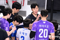 또 대한항공·현대캐피탈 연달아 ‘격침’…무서운 우리카드 기세, 박철우 대행 “뒤를 생각할 것 없다, 다음 스텝으로”[현장인터뷰]