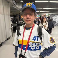“무등산 폭격기, 스포츠서울 故 신명철 기자가 지었잖아” 도쿄돔서 만난 ‘KBO 원년’ 日 팬의 놀라운 ‘한국 사랑’ [SS현장속으로]