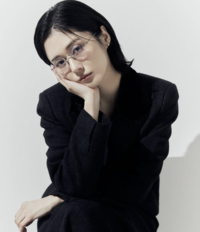 ‘애도가 먼저’  장나라…前소속사 직원 비보에 빈소 찾았다