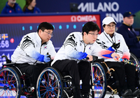 휠체어컬링 혼성팀, 미국에 2-9 패배→예선 4승3패 ‘4위’ 유지…“이제 더 지면 밀린다” [2026 밀라노]
