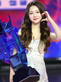 ‘3대 현역가왕’ 홍지윤, 상금 1억 전액 기부… “오래된 약속 지켰다”