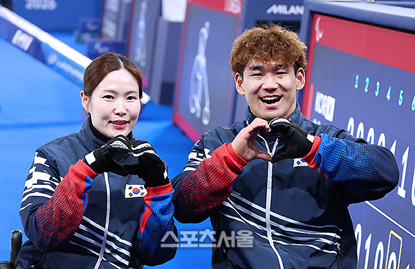 ‘휠체어컬링 믹스더블’ 백혜진-이용석, 16년만에 은메달 확보하며 시상대 오르는 영광▶중국과 결승서 금 다퉈 [2026 패럴림픽]