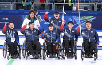 ‘최후의 최후까지 접전’ 휠체어컬링 혼성팀, 이탈리아와 ‘외나무다리 매치’ 승리→극적 준결승行  [2026 밀라노]