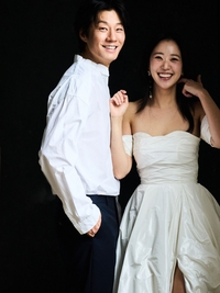 이천희♥전혜진 부부, 결혼 15주년 리마인드 웨딩… “여전히 설레는 눈빛”