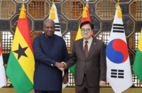 우원식 의장, 마하마 가나 대통령 접견