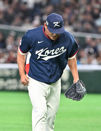 ‘베테랑’ 노경은도 화력 못 버텼다…소토·게레로에 연속 안타 허용→0-5로 벌어진 격차 [WBC 8강]