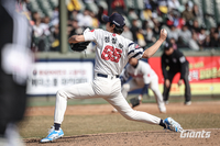 “사직 응원 들으니 힘 난다” 정철원, 시범경기 2G 연속 호투…든든한 롯데 불펜 기둥 [SS시선집중]