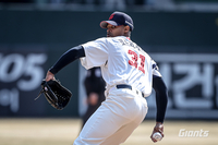 시속 154㎞ ‘쾅’! 롯데 新 외인 로드리게스, 속구 위력 제대로 확인했다 [Hot&Cool]