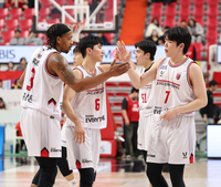 올시즌 농구, 진짜 모르겠는데? ‘승차 단 1.5경기’ 정관장-SK가 띄운 ‘역전 우승’ 승부수…LG 독주 체제 ‘대위기’ [SS시선집중]