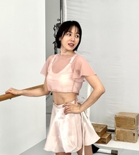 손예진, 이너웨어 착용샷 속 ‘11자 복근’ 눈길