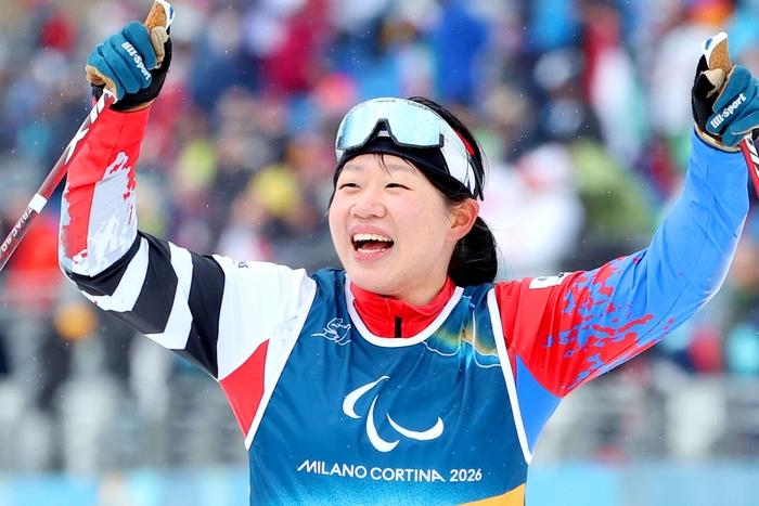 "장거리 체질인가 봐" 김윤지, 12.5㎞ 이어 20㎞에서 金!..."어안이 벙벙해요" [2026 밀라노]