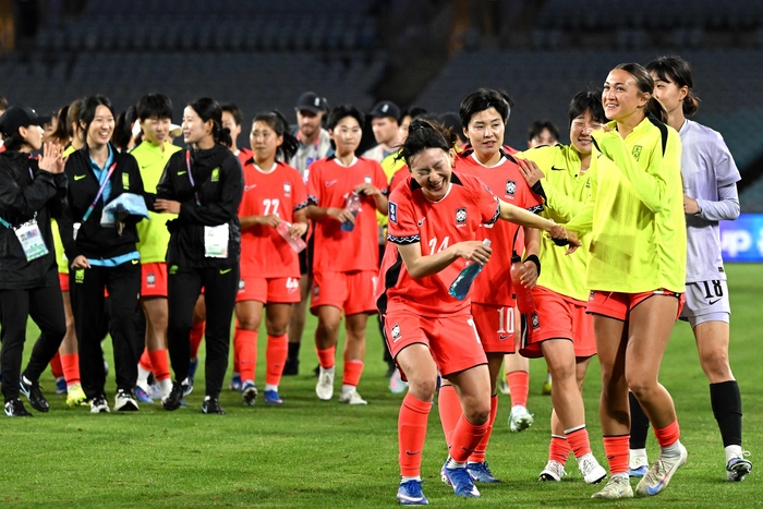 '비즈니스석 비판 종결' 女축구 월드컵 티켓 확보 이어 한일전 승리 겨냥...아시안컵 결승행 길목서 격돌