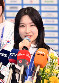 최민정이 지목한 ‘후계자’ 김길리 기대대로 리더 행보, 세계선수권 첫 2관왕…‘밀라노 신화’ 우연 아니다